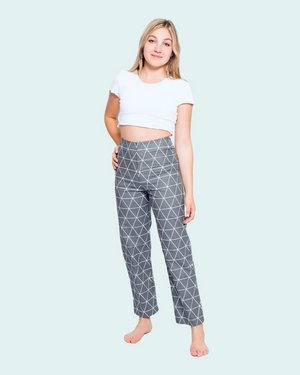 Bild Model mit Hose Ayaka 2 
