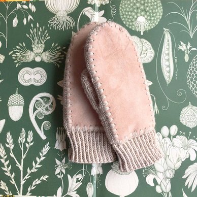 Bild Selbstgenähte rosa Handschuhe - 2